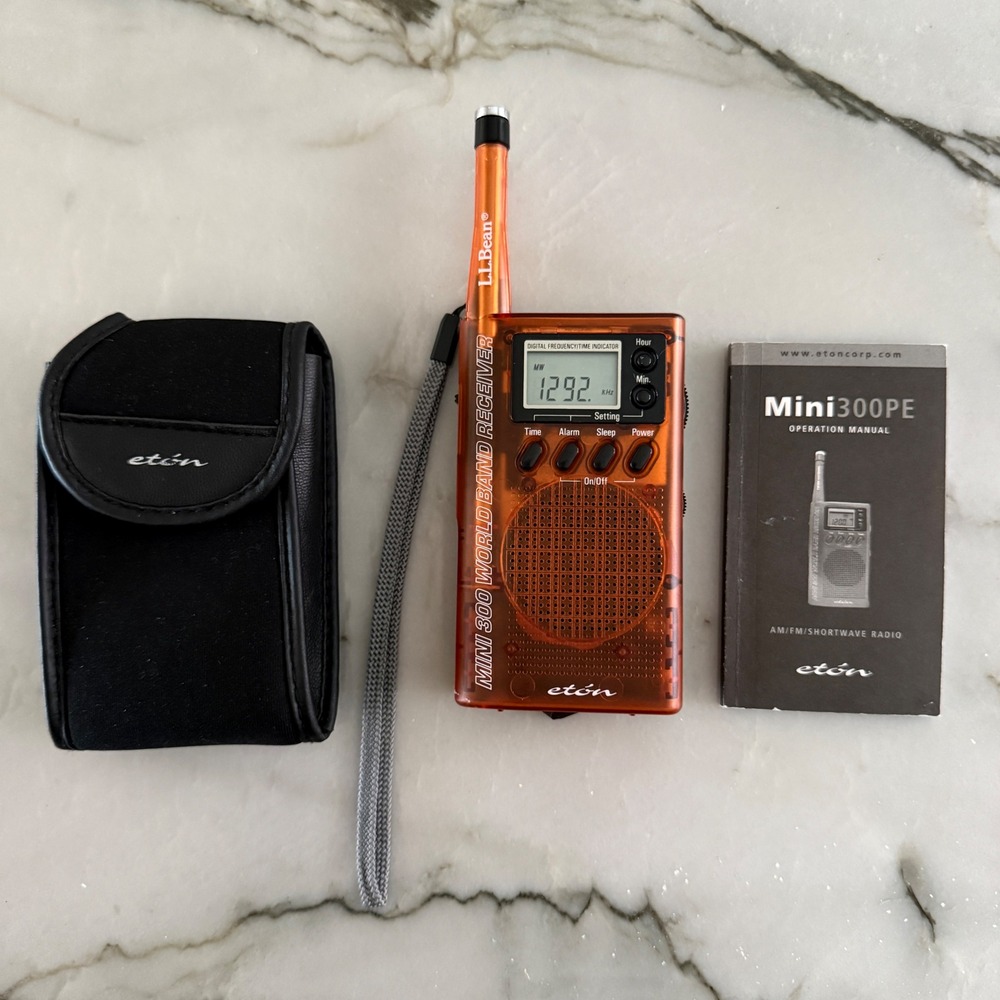 Eton Radio L.L. Bean Mini 300 World Band Shortwave Receiver Orange Case Manual